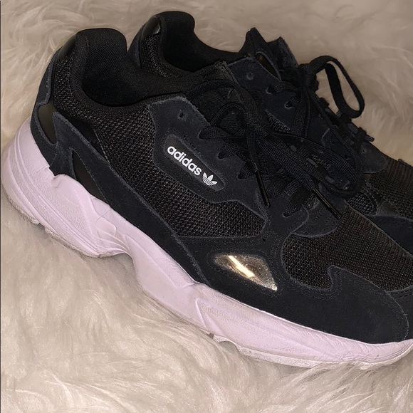 adidas falcon w b28129